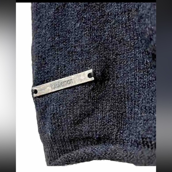 Lululemon black long sleeve - Picture 4 of 4
